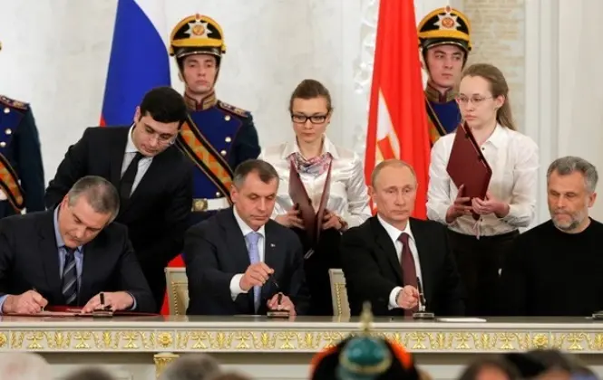 Sergey Aksenov pada penandatanganan kontrak untuk kemasukan Crimea ke Persekutuan Rusia