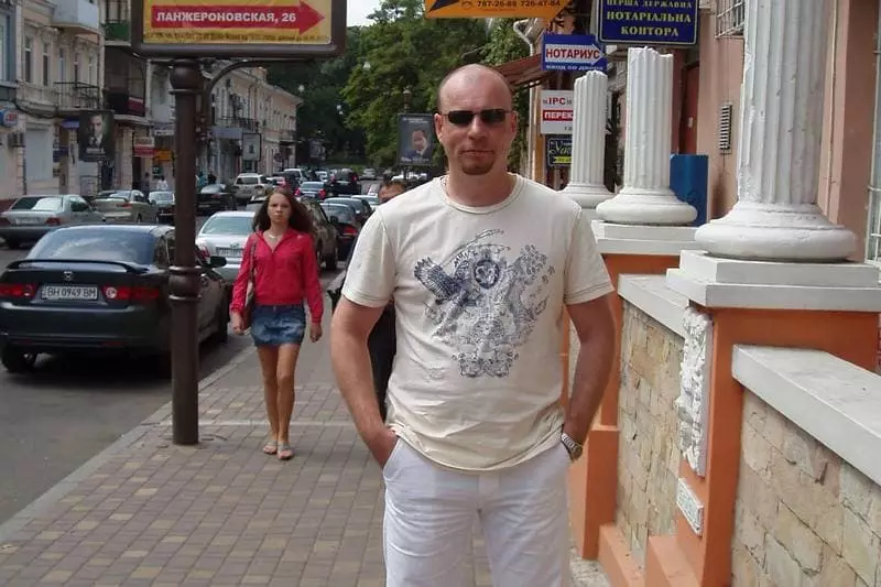Sergey Yevtukhovich, marido Elena Sparrow