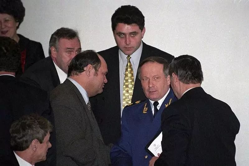 Yuri Skuratov la o întâlnire privind demisia sa