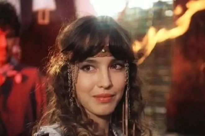 Anna Samokhin com Mercedes a la pel·lícula