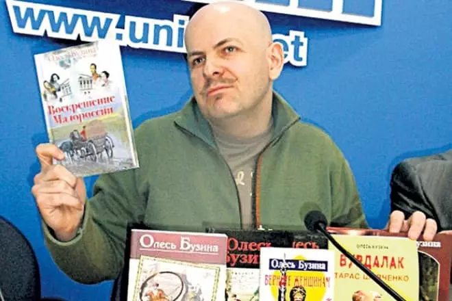 Oles Bezina i njegove knjige