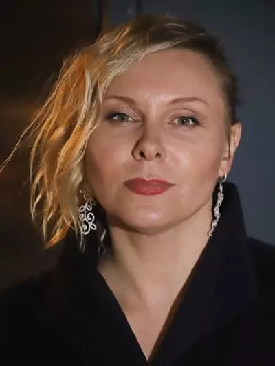 YANA TROJANOVA - Biografija, lični život, vijesti, glumica, fotografije, filmovi, serija 2021