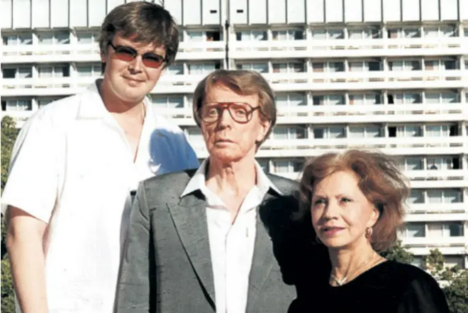 Oleg Strizhenov met zijn vader en zijn vrouw Lionella