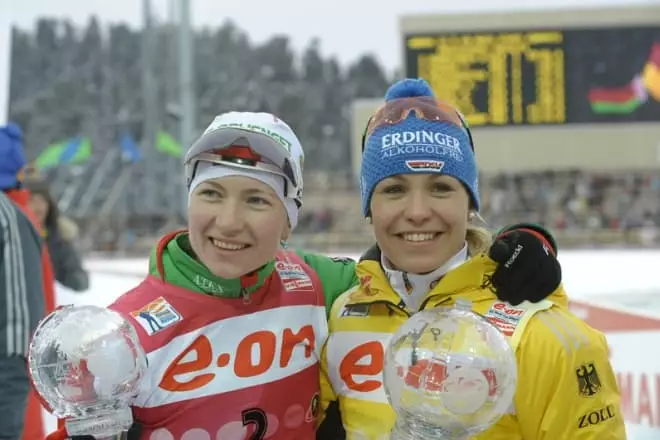 Daria Domrachev και Magdalena Neuner. Khanty-Mansiysk, 2012