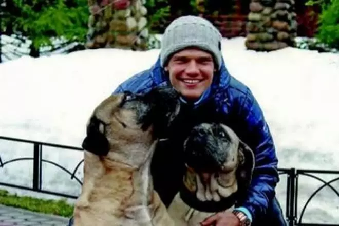 Igor Denisov com cães