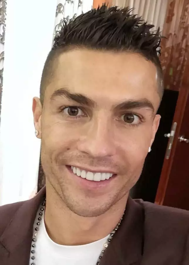 Cristiano Ronaldo - Bijografija, Ħajja Personali, Ritratt, Aħbarijiet, Età, Għanijiet, "Instagram", Irina Shayk, Mart 2021