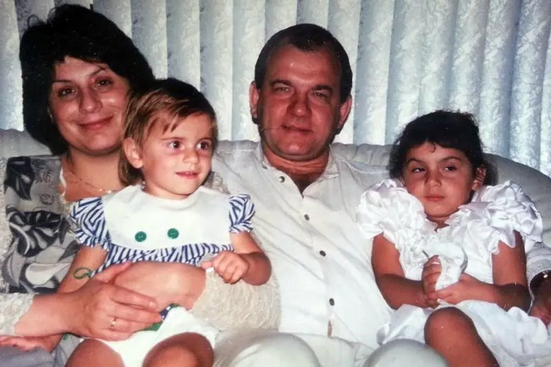 ولادیمیر Artzibashev در جوانان با همسر و فرزندان خود