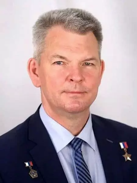Alexander Samokutyaev - Biograpiya, Personal nga Kinabuhi, Mga Litrato, Balita, Pilot-cosmonaut, Penza, Bayani sa Russian Federation 2021