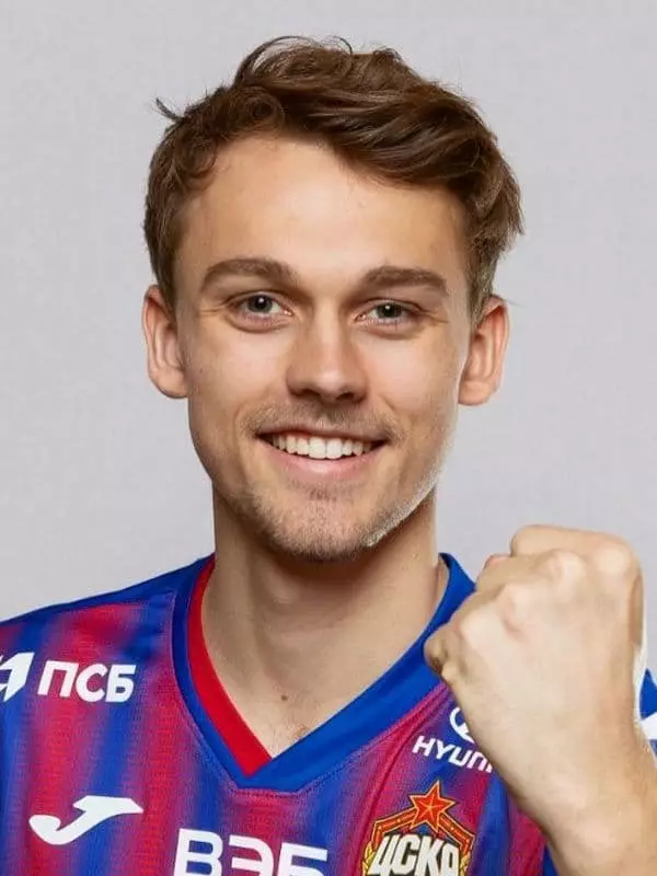 Emil Bochinen - elämäkerta, henkilökohtainen elämä, jalkapalloilija CSKA, FIFA, "Instagram", kasvu, keskikenttäpelaaja, tavoitteet 2021