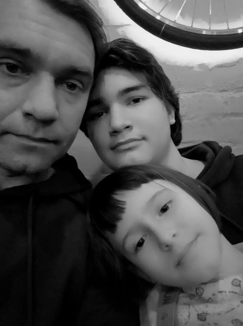 Александар Кудренко са синовима