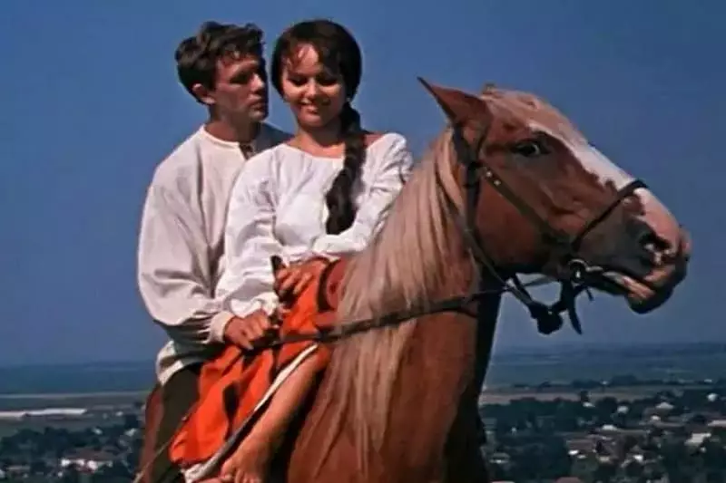 氦Sysoev和Valentina Nikolaenko在电影中“婚礼在Malinovka”