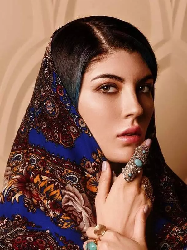Christina Boschch - Biografia, vida personal, foto, notícies, "Instagram", visites a Iran, Blogger 2021