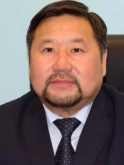 Vladislav Khoovalyg - Biyografi, Kişisel Yaşam, Fotoğraf, Haberler, Kyzyl Belediye Başkanı, Karı, Tyva Cumhuriyeti Başkanı 2021