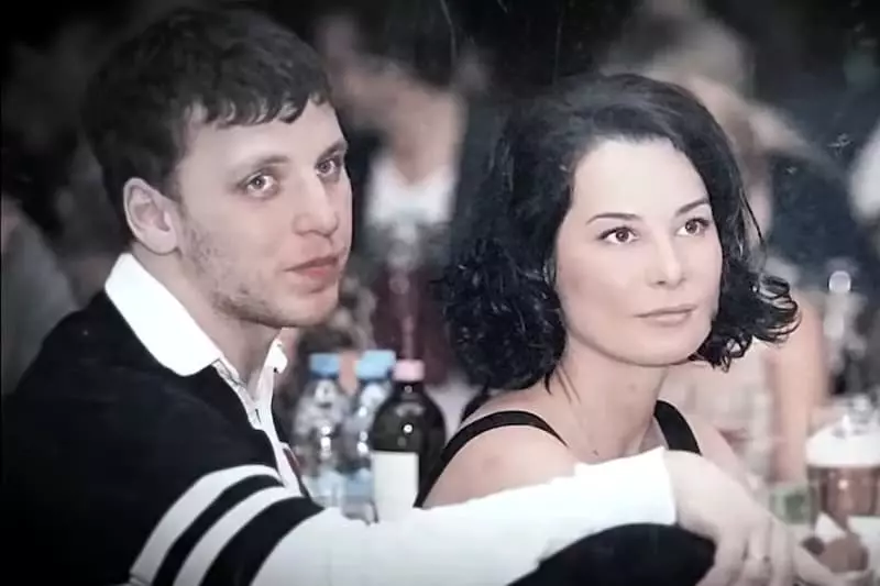 Mikhail Varnakovと彼の最初の妻オルガ