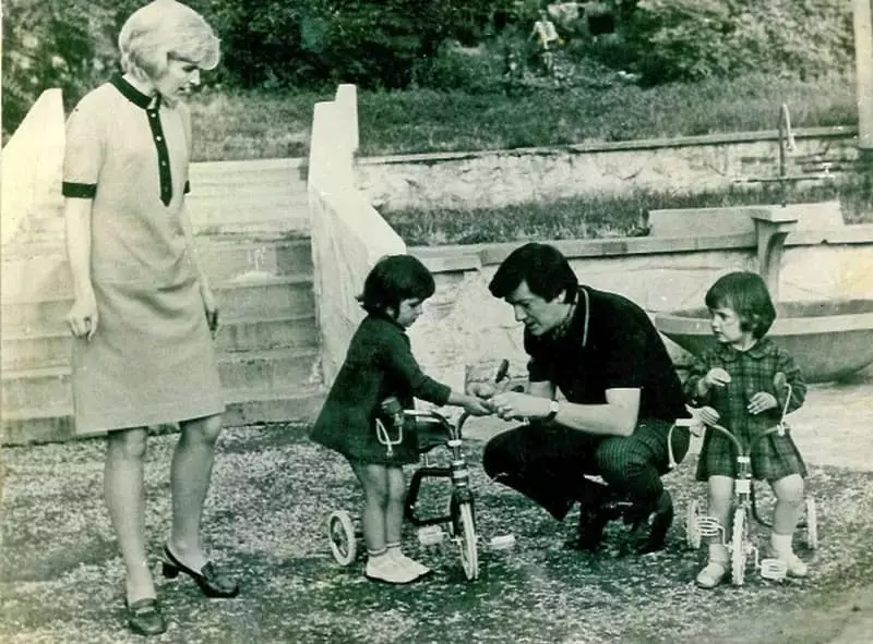 George Maryanovich og hans kone og barn