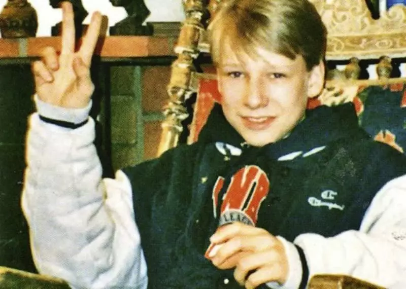 Anders Breivik na juventude (antes da cirurgia)