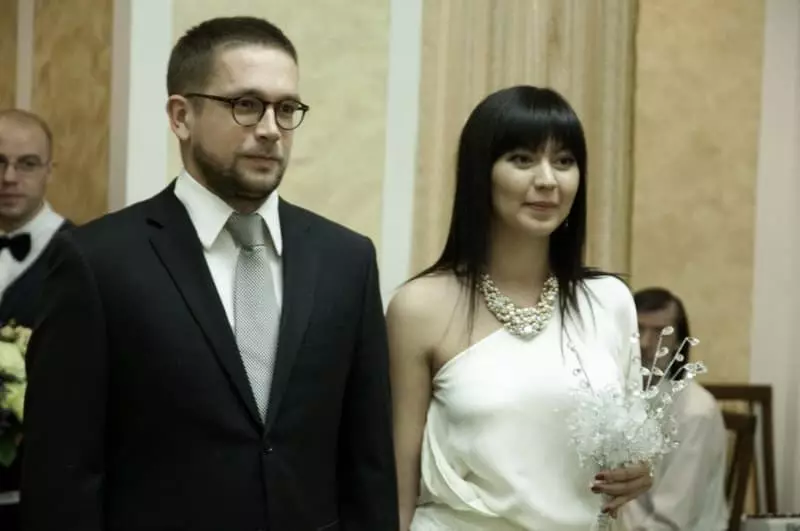 Radmila Khakova와 그녀의 첫 남편 이반 Zhdakayev.