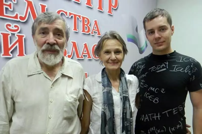 Lyudmila Chirkova se svým manželem a synem