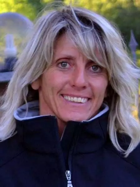 Stephanie Belmondo - biografi, berita, foto, kehidupan pribadi, pemain ski Italia, Elena Vyglbe 2021