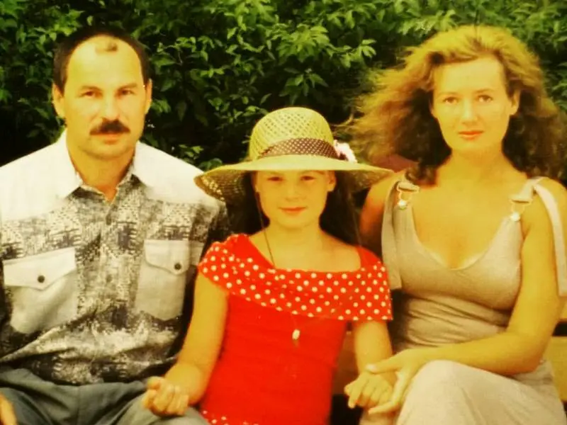 Daria Kolpakova vaikystėje su tėvais