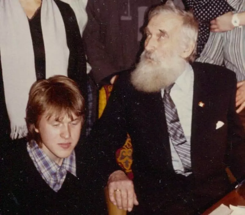 Михаил Шулман во Мотцути со писател Олег Волков