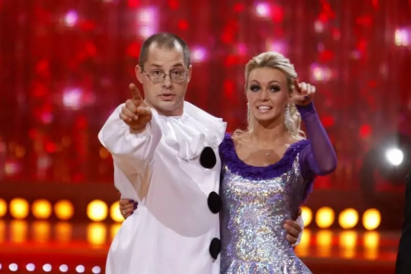 Ekaterina Osipova sy Sergey Agapkin (Frame avy amin'ny Show "Dancing miaraka amin'ny kintana")