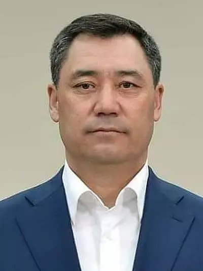 Sadyr Zaparov - Biografía, vida persoal, foto, noticias, sede, eleccións, presidente de Kirguistán, familia 2021