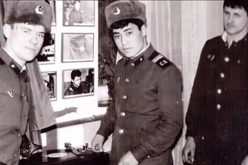 Sadyr Zaparov در جوانان
