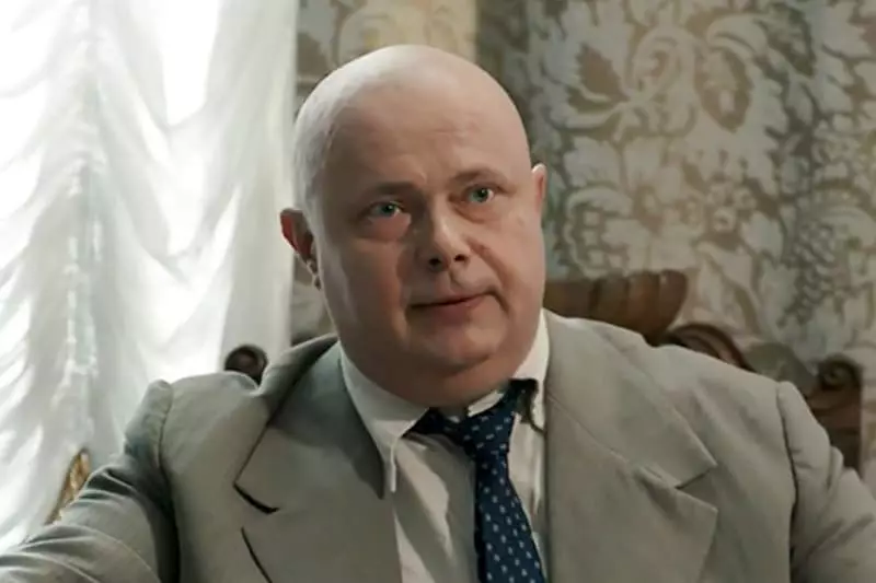 Володимир Чуприков в ролі Микити Хрущова (кадр із серіалу «Чорна кішка»)