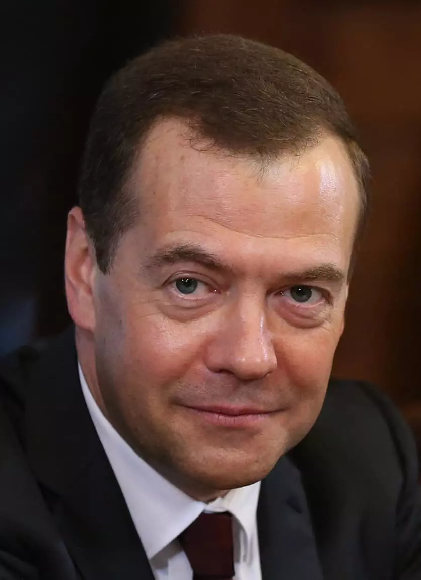 Dmitrij Medvedev - fotografija, biografija, lični život, vijesti, političar, državni apestigator 2021
