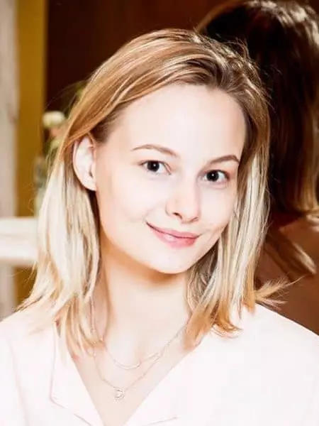 Sofya Evstigneeva - Biografiya, shaxsiy hayot, fotosuratlar, yangiliklar, aktrisa, Evgeniy Evonigneev, Mariya Selianskaya 2021
