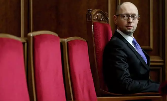 Diflannodd Arseny Yatsenyuk o sgriniau teledu
