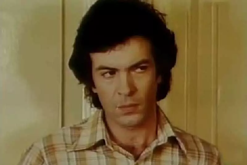 Anatoly Hostikov in de jeugd (frame van de film "Your Father's Father")