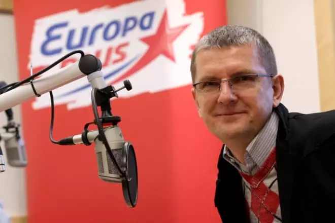 Yuri Aksyuta a l'emissora de ràdio
