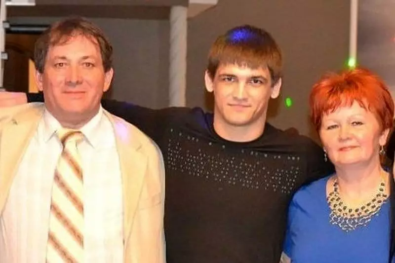 Alexander Chirkin z mamo in očetom