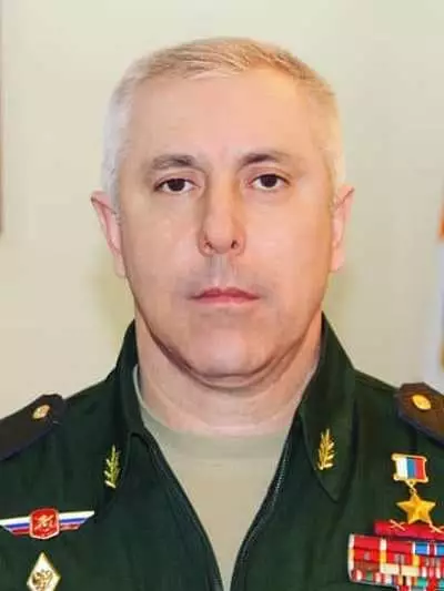 Rustam Muradov - foto, biografie, persoonlike lewe, nuus, bevelvoerder van Russiese vredesmagte in Nagorno-Karabakh 2021