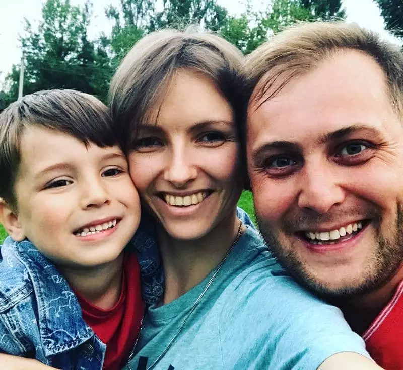 Stepan Kulikov กับภรรยาและลูกชายของเขา