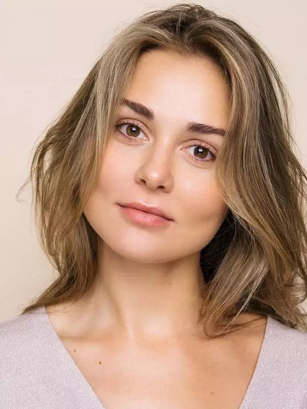 Veronica Lysakova - Foto, biografy, persoanlik libben, nijs, aktrise 2021