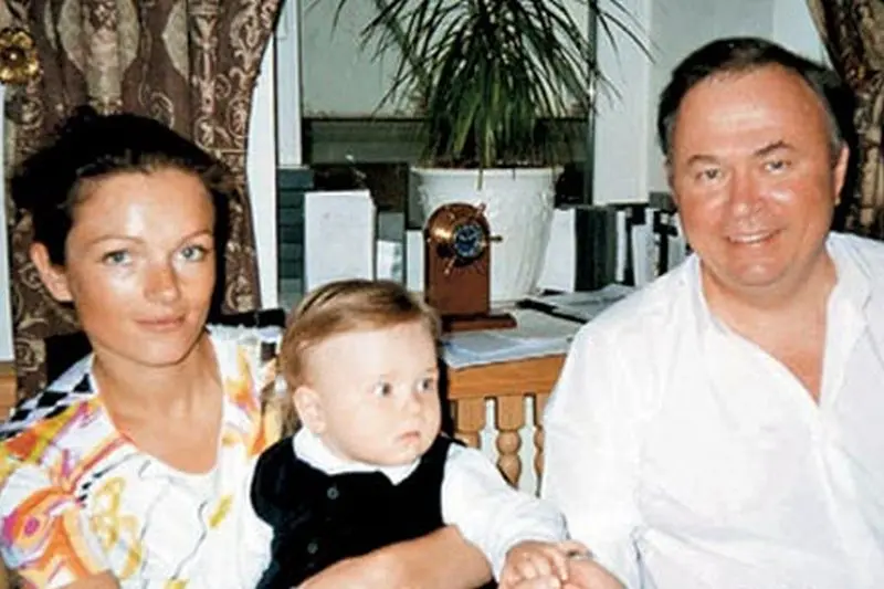Andrei Karaulov e Ksenia Kolpakov e figlio