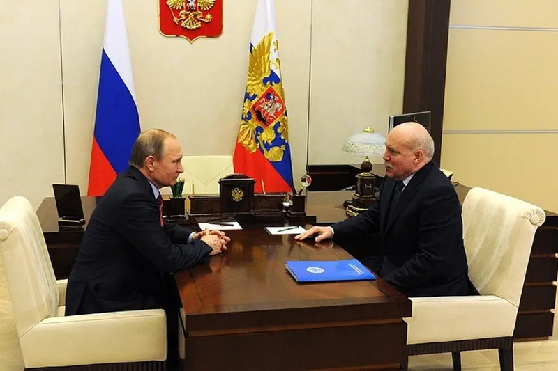 Дмитриј Мезентсев и Владимир Путин