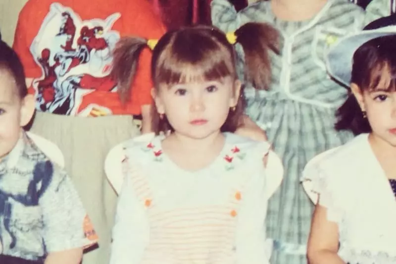 Arina Akhmetova na infância