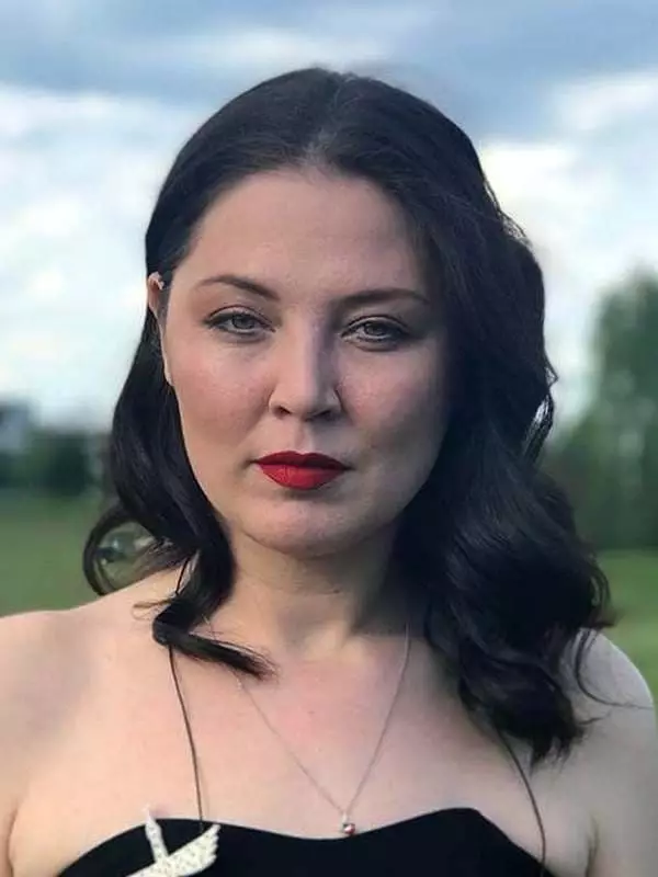 Julia Volkova - Foto, Biografie, persönliches Leben, Nachrichten, Schauspielerin 2021