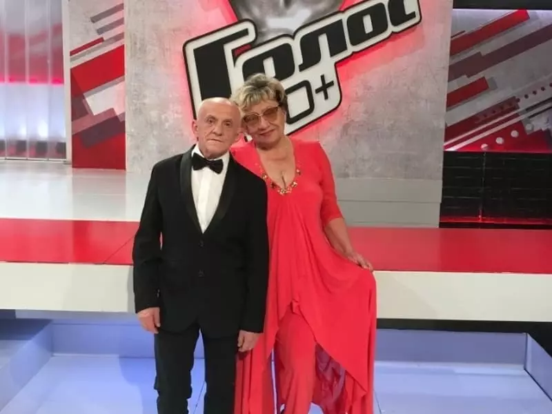 Lyudmila Buzkin en Valentin Buzkin op 'e show "Voice 60+"