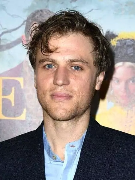 Johnny Flynn - Foto, biografy, persoanlik libben, nijs, ferskes, films 2021