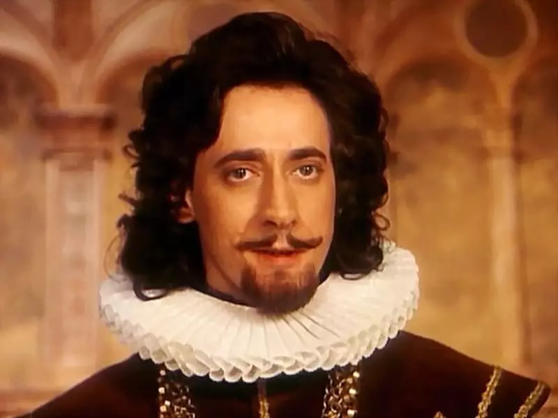 Evgeny Nerchadskiy in die rol van Henry III ('n raam van die reeks "County de Monsoro")