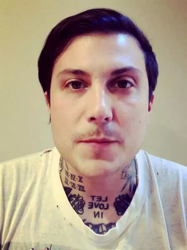 Frank Ayero - Foto, biografia, vida personal, notícies, guitarrista My Chemical Romance 2021