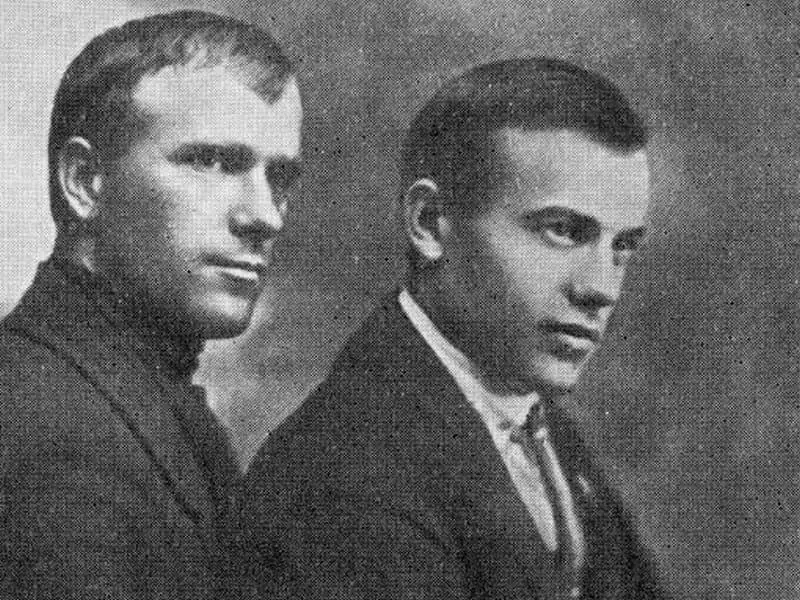 Petner brocci in youth (right)