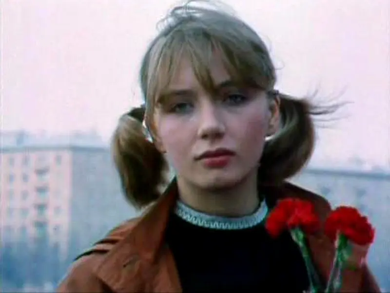 Olga Tolstetskaya在青年（電影中的框架“不同”）