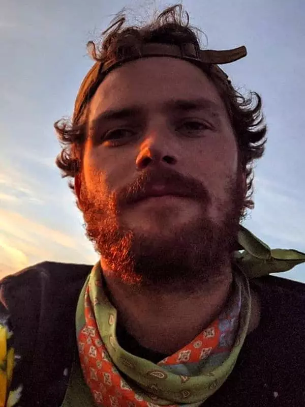 Finn Jones - Foto, biografia, notícies, vida personal, pel·lícules 2021