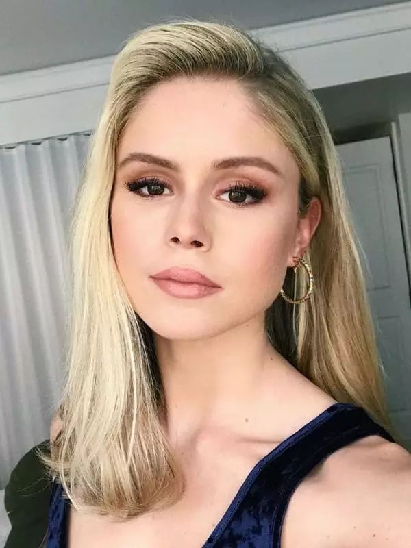 Erin Moriarty - Foto, Biografi, Kehidupan Pribadi, Berita, Film 2021